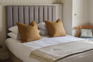 Llit o llits en una habitació de The Royal Albion