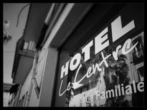 Certifikát, hodnocení, plakát nebo jiný dokument vystavený v ubytování Hotel Le Centre