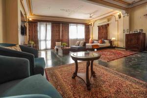 Posezení v ubytování Diggi Palace - A City Center Hidden Heritage Gem