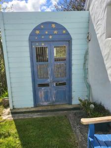 The Wee House - An Teach Beag外面的花园