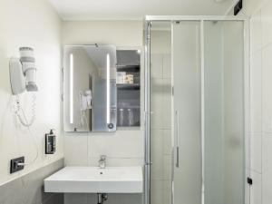 Łazienka w obiekcie B&B HOTEL Bologna