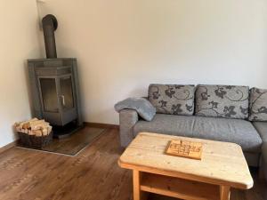 Posezení v ubytování Ferienwohnung Hochtal + 12 fotografií