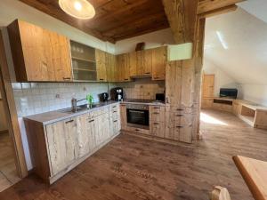 Kuchyň nebo kuchyňský kout v ubytování Ferienwohnung Hochtal