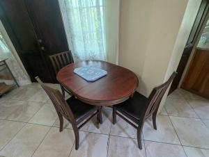 Φωτογραφία από το άλμπουμ του Sleek 1-Bedroom Apt #1 - 5 Mins to SGU σε True Blue