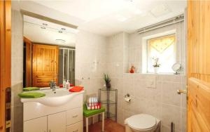 Ένα μπάνιο στο Ferienwohnung "Wiesenblick"