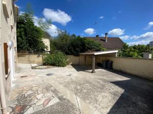 Το κτήριο όπου στεγάζεται  το διαμέρισμα