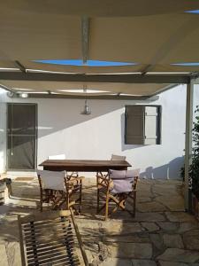 Φωτογραφία από το άλμπουμ του Cozy Beachfront Escape in Lilikas σε Lilikás