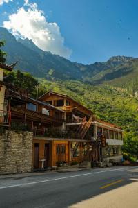 山景或在旅馆看到的山景