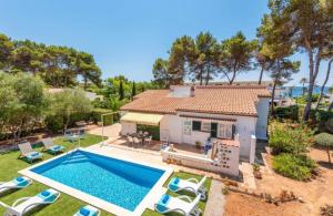 Πισίνα στο ή κοντά στο Rustic Garden Minorcan style villa with Private Pool and Sea