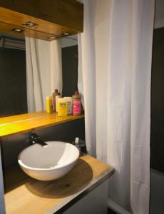 Koupelna v ubytování Appartement 4 personnes sea view pool
