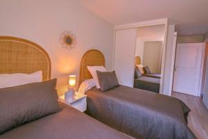 Ένα ή περισσότερα κρεβάτια σε δωμάτιο στο Gite de Miprovent +9 φωτογραφίες