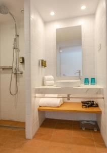 A bathroom at Pure Salt Port de Sóller