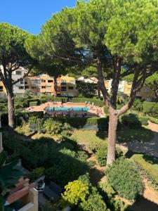 Fotografia z galérie ubytovania Duplex meublé avec terrasse dans résidence avec piscine v destinácii Cap d'Agde