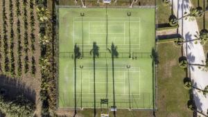 Tennis and/or squash facilities at Mangia's Selinunte Resort or nearby