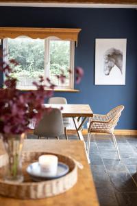 Gallery image of An Teach Baboige - Charming Country Cottage in OʼNeillʼs Cross Roads