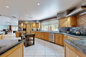 Dapur atau dapur kecil di Palm Villa
