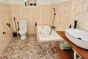 A bathroom at Suite meublée Anzah