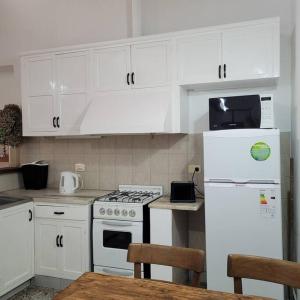 Køkken eller tekøkken på Vitreaux + 8 billeder