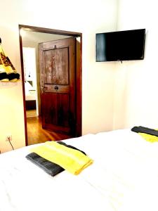 Telewizja i/lub zestaw kina domowego w obiekcie Hotel Zum Goldenen Hirschen