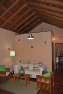 A seating area at Casas Rurales Hermigua