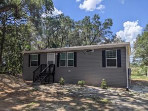 Budova, kde se chata nachází