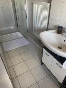 Ένα μπάνιο στο Haus Erlenweg