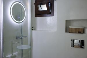 Bilik mandi di Pari House +34 gambar