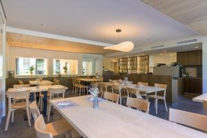 Restaurace v ubytování Hotel Buna luna by Seehof Laax