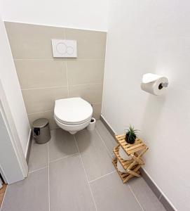 Koupelna v ubytování Dachgeschoß Maisonette im Altbau