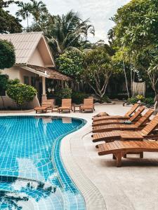 Bazén v ubytování Blue Turtle Hotel Samui nebo v jeho okolí