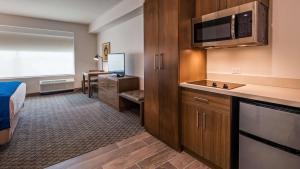 Kuchyň nebo kuchyňský kout v ubytování Best Western Plus Executive Residency Austin - Round Rock