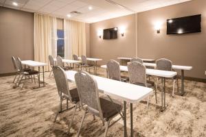 TV a/nebo společenská místnost v ubytování Best Western Plus Executive Residency Austin - Round Rock