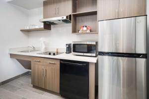 Kuchyň nebo kuchyňský kout v ubytování Best Western Plus Executive Residency Austin - Round Rock