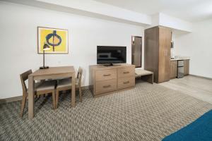 TV a/nebo společenská místnost v ubytování Best Western Plus Executive Residency Austin - Round Rock