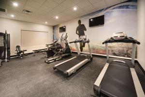Fitness centrum a/nebo fitness zařízení v ubytování Best Western Plus Executive Residency Austin - Round Rock
