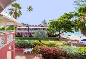 Bazén v ubytování Southern Palms Beach Club nebo v jeho okolí
