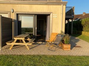 Jardin de l'établissement Brise de mer sur la naturelle, Studio à Wimereux , parking