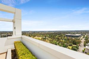 Μπαλκόνι ή βεράντα στο Central 2-Bed with Parking & Stunning Views