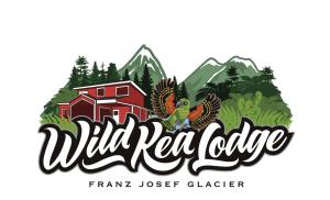 un logo per un capanno di canne selvatiche di Wild Kea Lodge Franz Josef a Franz Josef