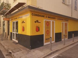 El edificio en el que está el departamento