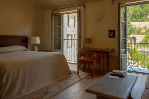 Hôtel du Couvent, a Luxury Collection Hotel, Nice客房内的一张或多张床位