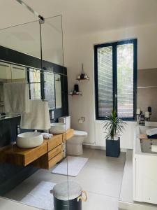 Fotografie z fotogalerie ubytování Maison "Au fil de l'eau" v destinaci Douai
