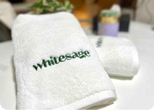 Fotografie z fotogalerie ubytování White Sage - Glamorous & Spacious 2BR at DAMAC Paramount Towers v Dubaji