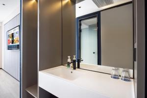 Un baño de Atour Light Hotel Shenyang Yuhong Plaza Metro Station