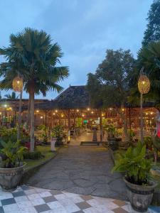 Zahrada ubytování D'Kaliurang Resort & Convention Yogyakarta