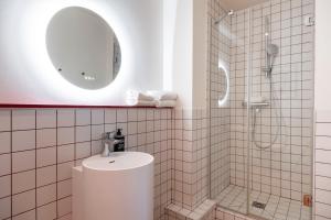 Ένα μπάνιο στο Ibis Styles Rouen Centre Cathédrale +46 φωτογραφίες