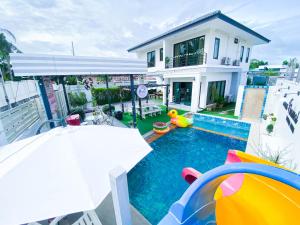 Fotografie z fotogalerie ubytování Fhamai Pool Villa Pattaya (บ้านฟ้าใหม่ พูลวิลล่า) v destinaci Ban Huai Yai