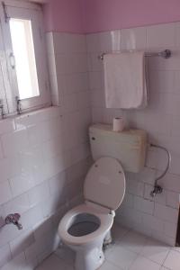 Bilik mandi di Hotel Fishtail Villa