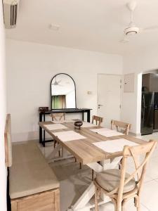 Fotografie z fotogalerie ubytování Spacious 2 BR Near Waters Edge v destinaci Battaramulla