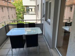 Un balcon sau o terasă la Very sunny 1BR flat in the city center - West4 +7 fotografii